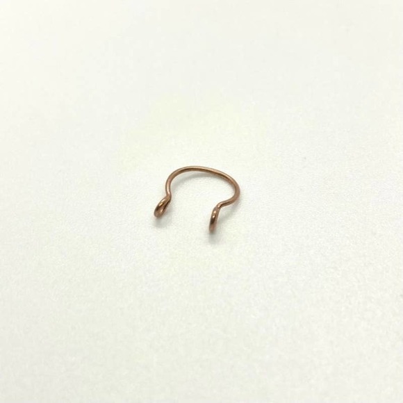 SINGLE Fake Septum Nose Ring Cuff - Rose Gold - Picture 2 of 6